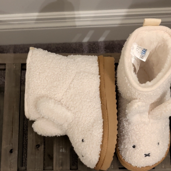 Miffy Cream Plush Bunny Boots - Picture 3 of 8